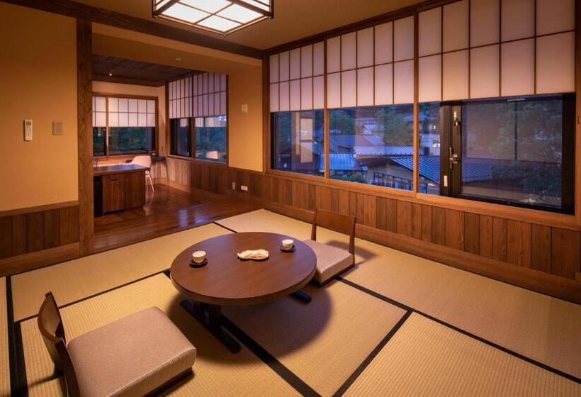スタンダード４人部屋, Ryokan Nanjoen