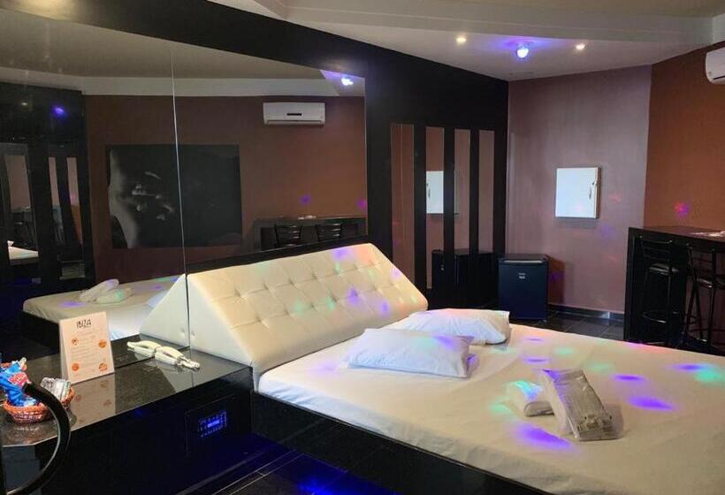 디럭스 룸, Ibiza Golden Motel