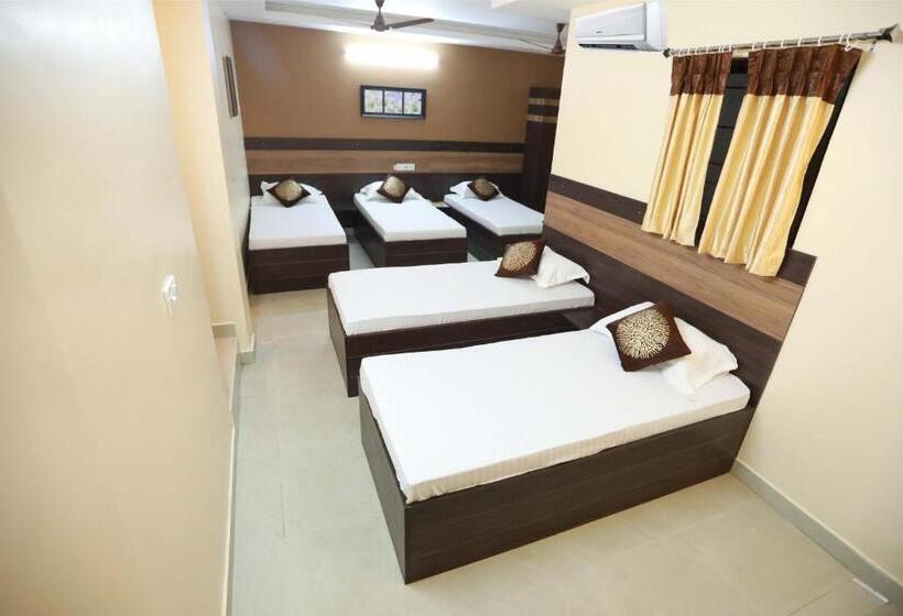 Family Room, S4 Residency