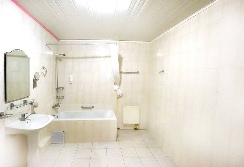 חדר משפחתי, Russky Dom Divny 43°39° Spa