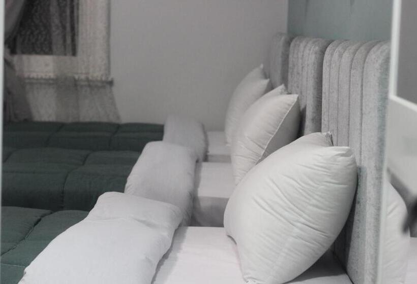 تختخواب در اتاق مشترک, Cheers Hostel Cairo