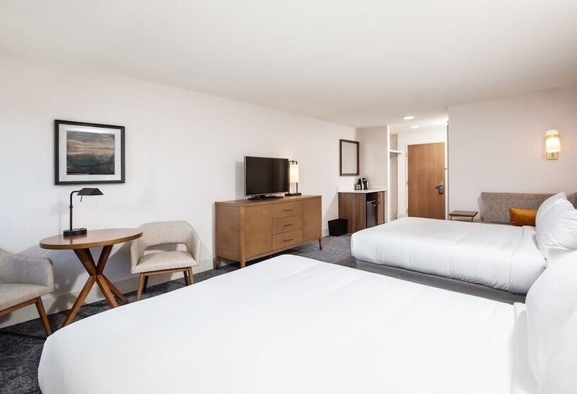 バルコニー付きデラックスルーム, Pomeroy Hotel Fort Mcmurray