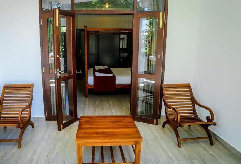 Номер Deluxe с Балконом, Surf Ocean Villa