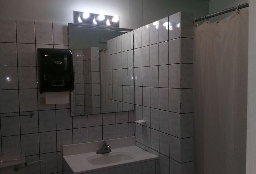 اتاق استاندارد, Monique S Guesthouse