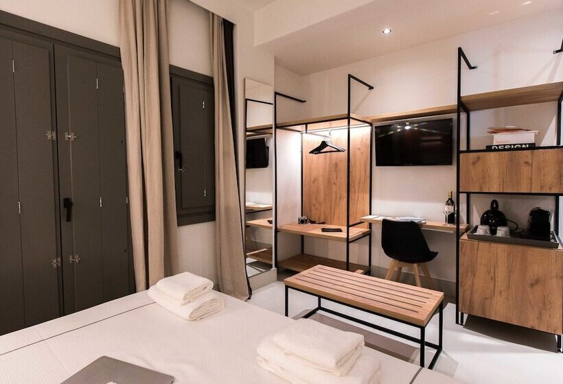 Номер Deluxe, Sandom