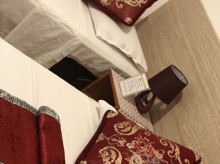 اتاق استاندارد با سرویس بهداشتی مشترک, Bb Stay Station