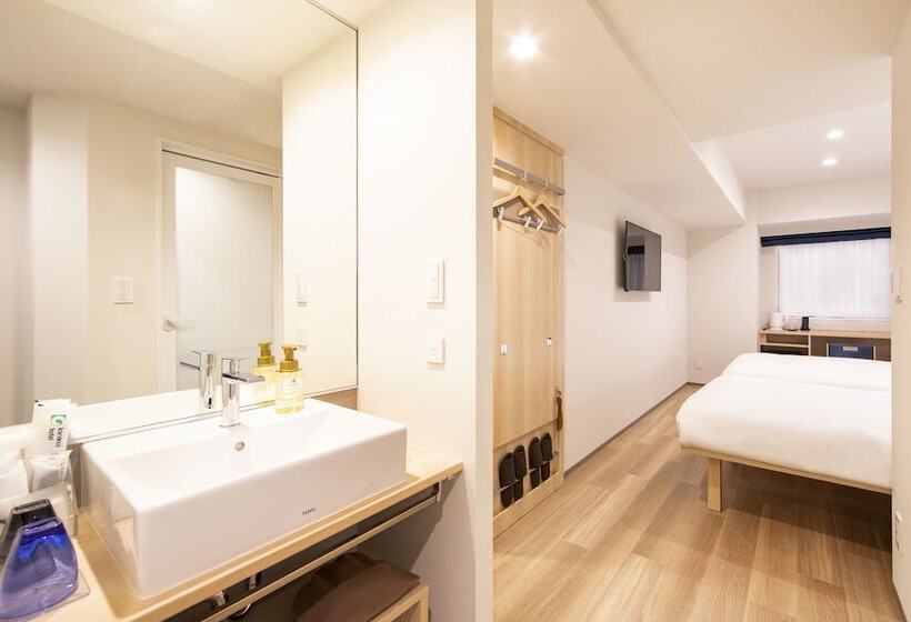 Quarto Estandar, Karaksa Hotel Tokyo Station