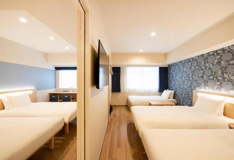 Quarto Estandar Comunicado, Karaksa Hotel Tokyo Station