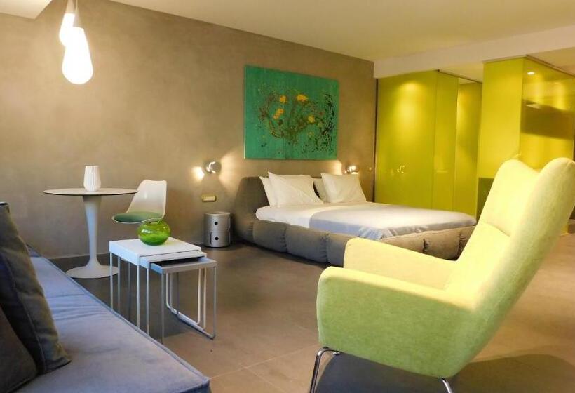 Superior suite with view, 101 Adrianou Apartments