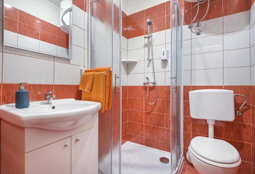 Номер Стандарт Вид на Город, Top Center Rooms & Studio