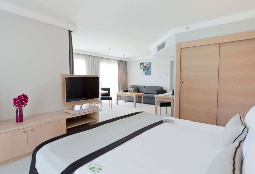 Люкс Премиум, Ramada Resort By Wyndham Bodrum