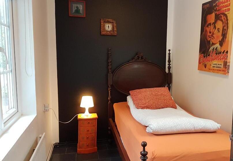 اتاق استاندارد یک تخته با سرویس بهداشتی مشترک, Selfoss Hostel