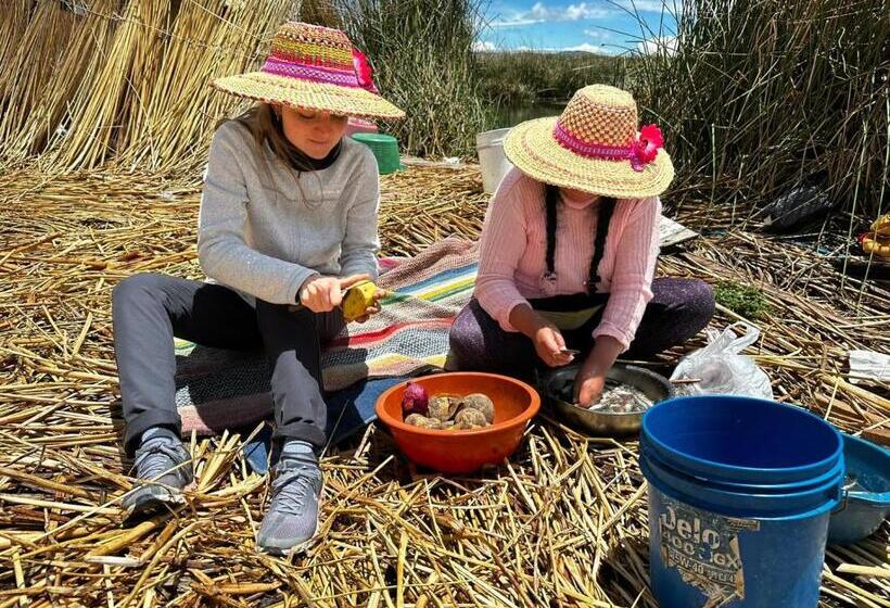 Suite with lake view, Uros Titikaka The Best Lodge
