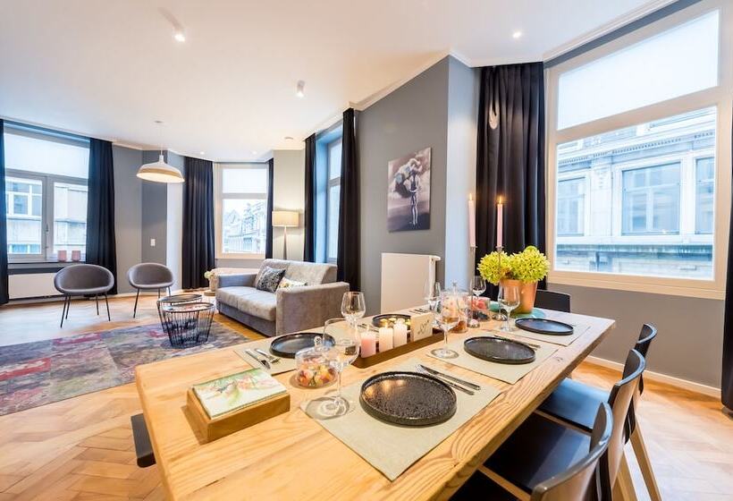 Deluxe Appartement met 2 Slaapkamers, Smartflats Design  Grandplace