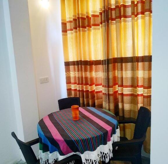 Quarto Triplo Deluxe, Aluthgedara Guest House