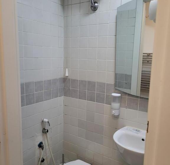 Camera Tripla Standard Bagno Condiviso, Relax On 247