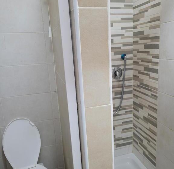 Camera Quadrupla Standard Bagno Condiviso, Relax On 247