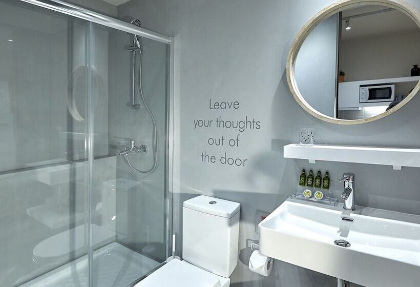 דירת שני חדרים, Great Living Apartments