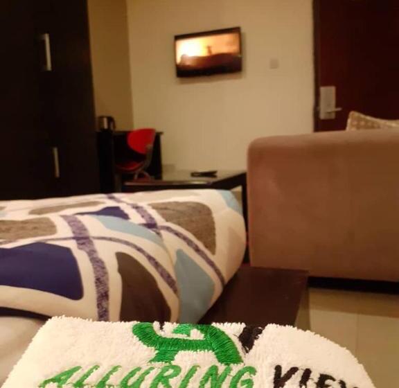 اتاق لوکس, Alluring View Hotel   Toyin Sreet