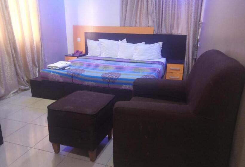 سوییت اجرایی, Alluring View Hotel   Toyin Sreet