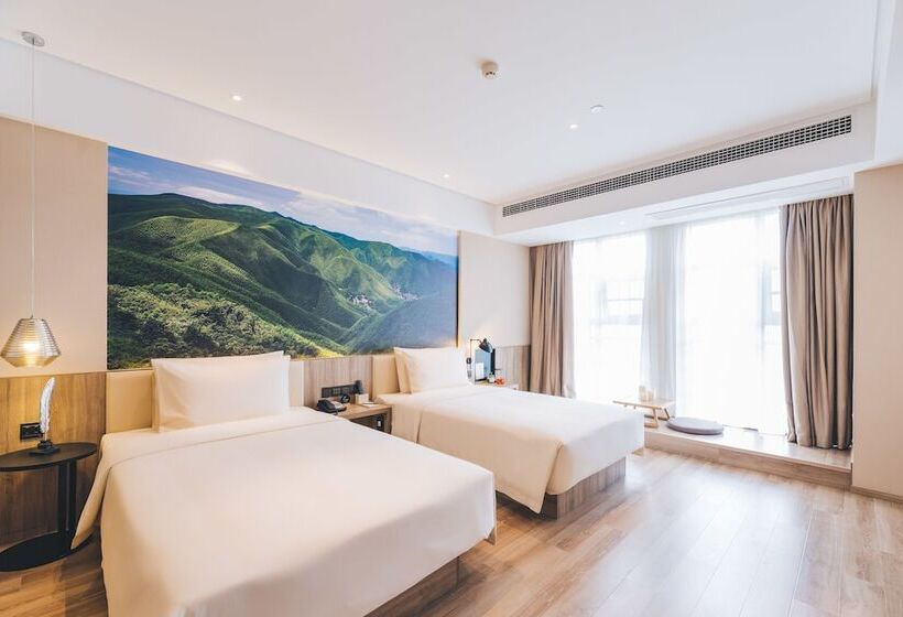 Номер Superior, Atour Hotel South Lake Jiaxing