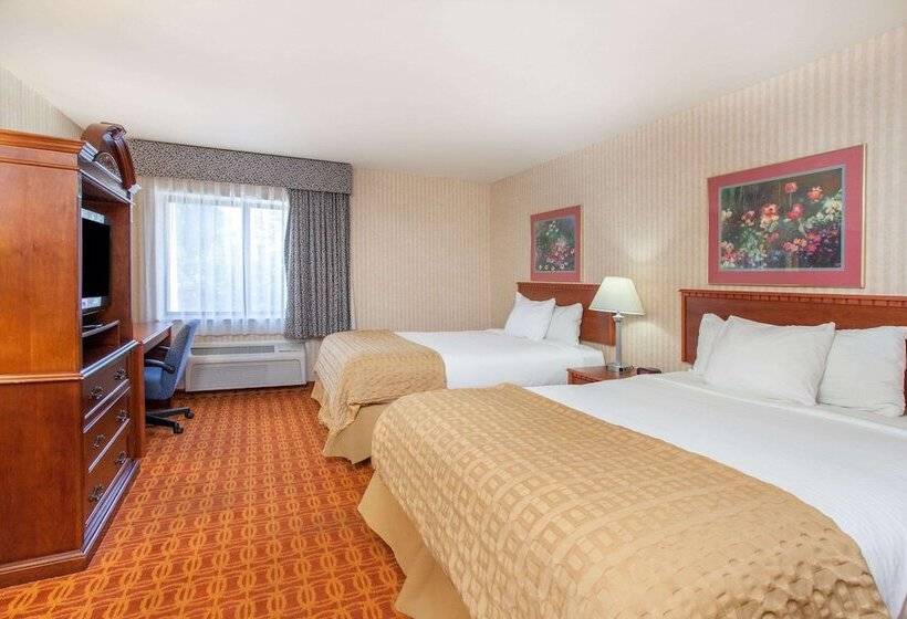 Номер Стандарт 2 Двуспальные Кровати, Baymont By Wyndham Detroit/roseville