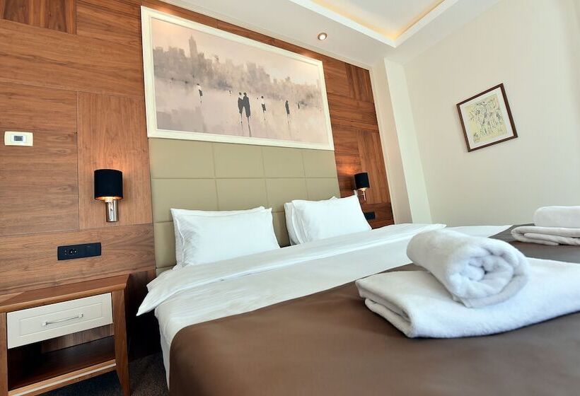 Standard Room, Lazaro