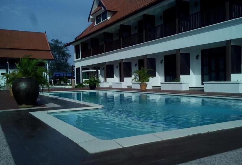 Номер Deluxe, The Manor Beach Resort Besut