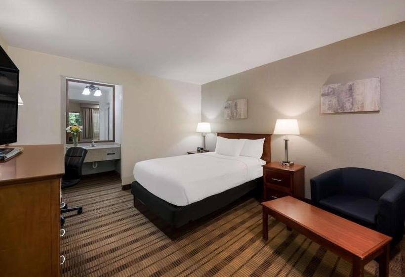 Номер Стандарт, SureStay Plus by Best Western Woodbury Inn