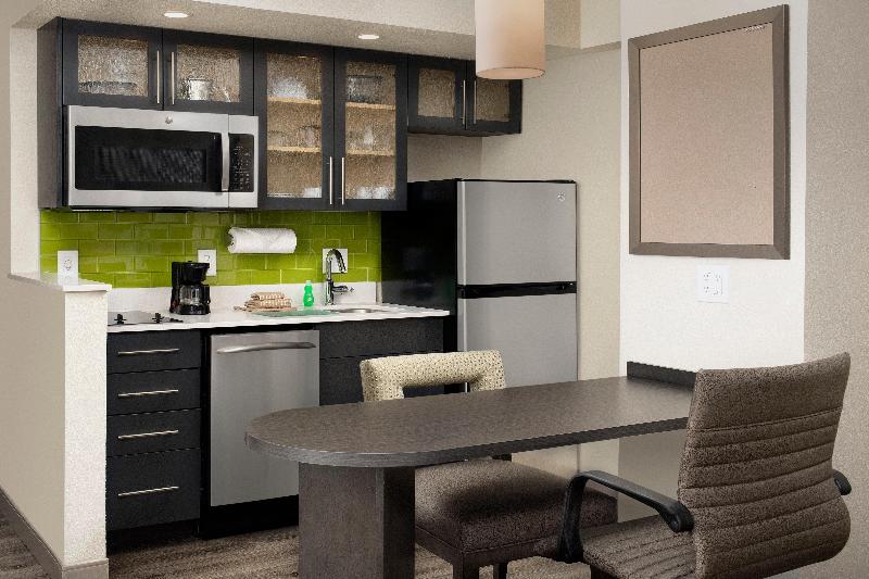 Standard Studio, Candlewood Suites Alexandria West, An Ihg