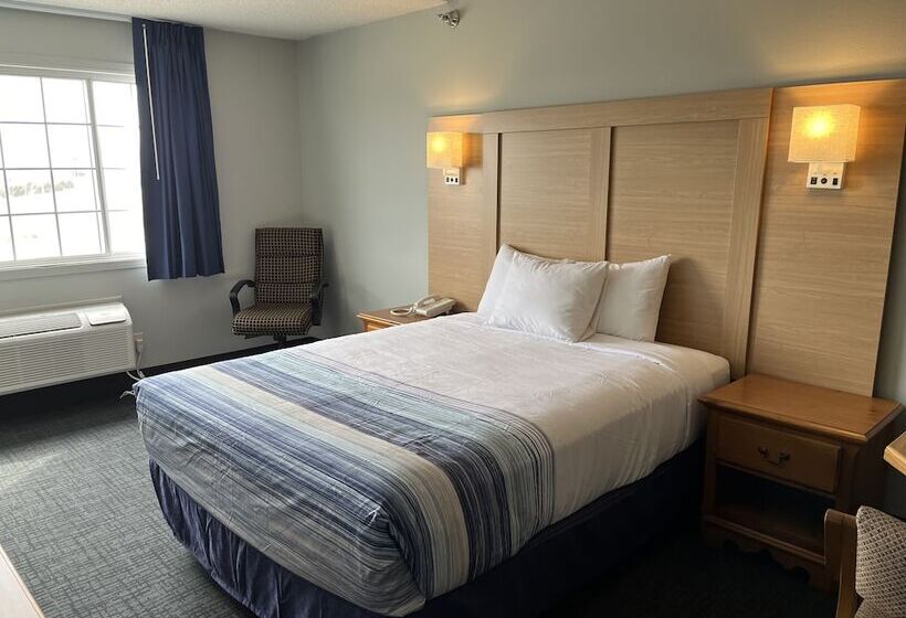 Номер Deluxe, Days Inn & Suites By Wyndham Williamsburg Ia North