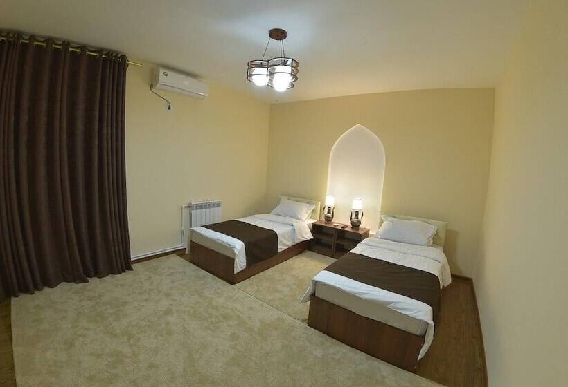 Deluxe Room, Mulberry