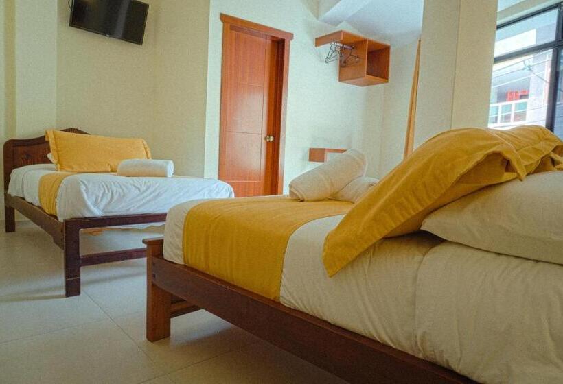 디럭스 트리플 룸, Hostal Cañalimeña