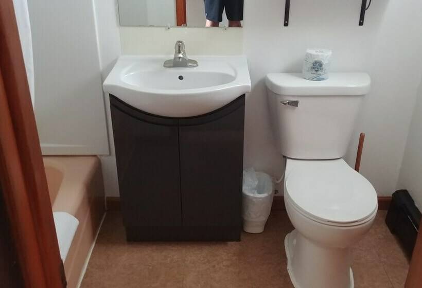 Номер Deluxe, Falls Motel