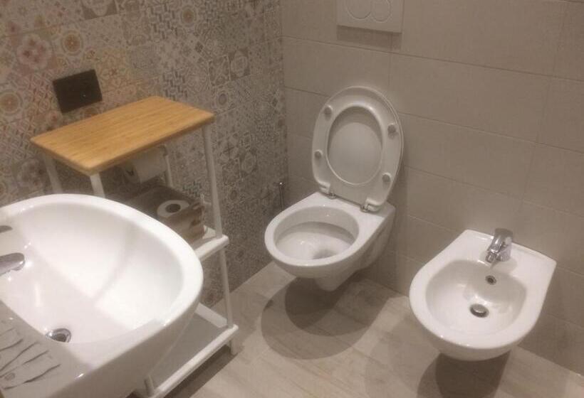 اتاق استاندارد سه نفره, Guest House Berzefi