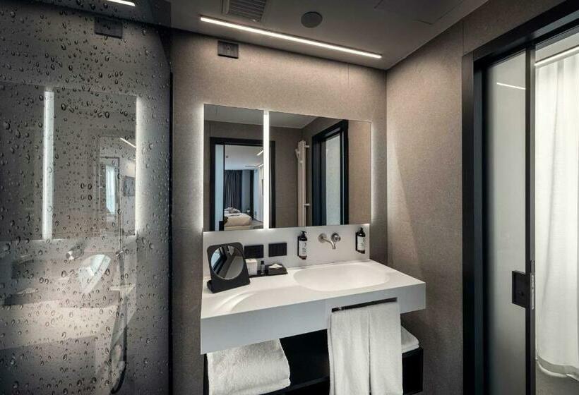 Номер Стандарт Трехместный, J44 Lifestyle