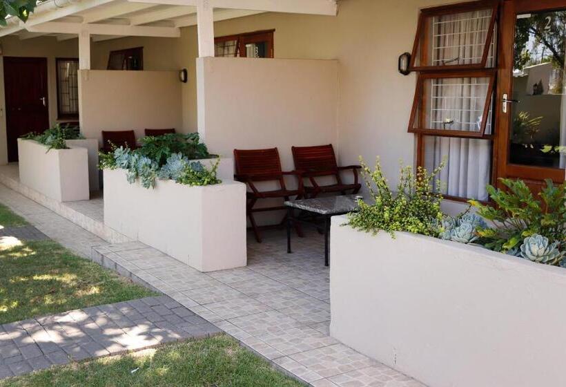 Одноместный Номер Вид на Сад, The Village Guesthouse