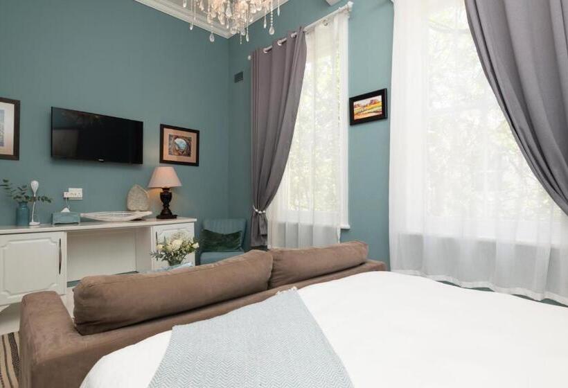 Номер Deluxe, The Willets Boutique