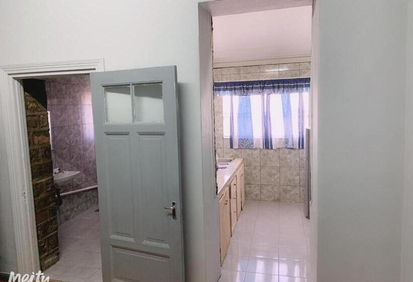 اتاق خانوادگی, Keetmanshoop Self Catering