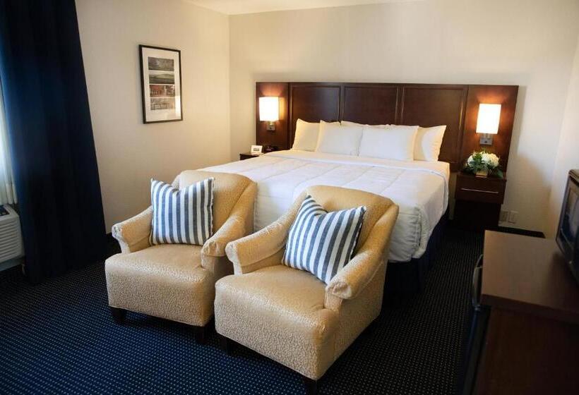 스위트 킹사이즈 침대, Hatfield Inn