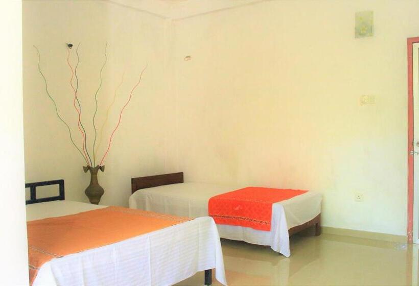 اتاق لوکس, Samanala Resort
