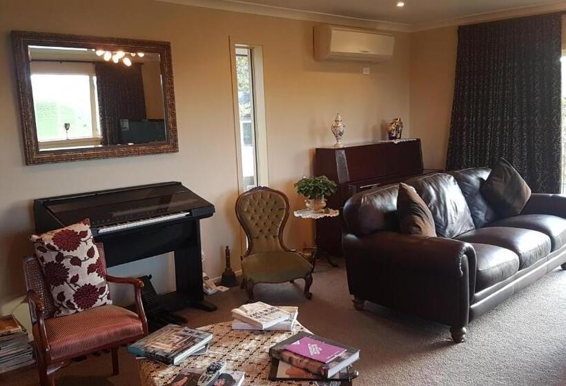 Семейный Номер, Carmel Farmstay
