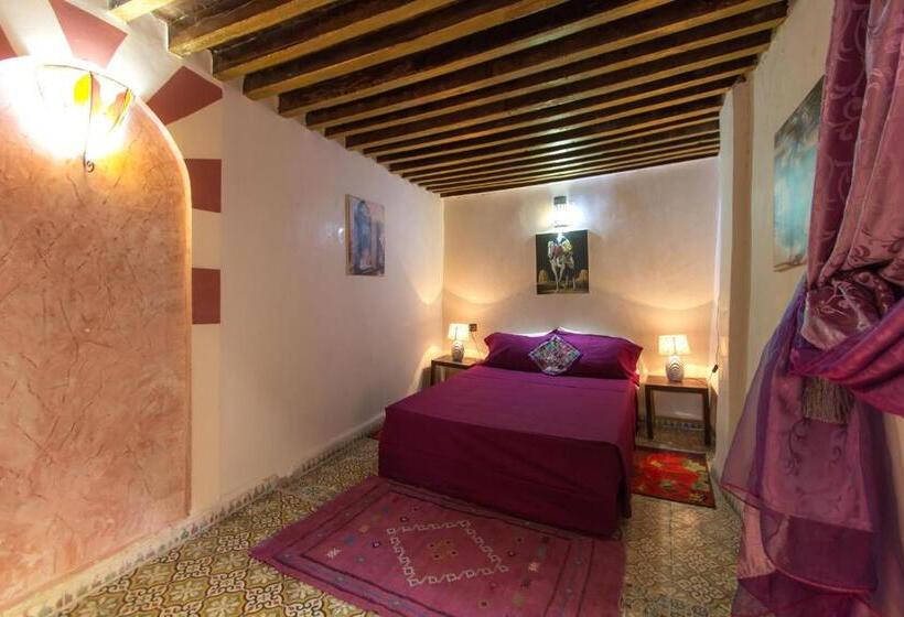 اتاق استاندارد سه نفره, Riad Diwan