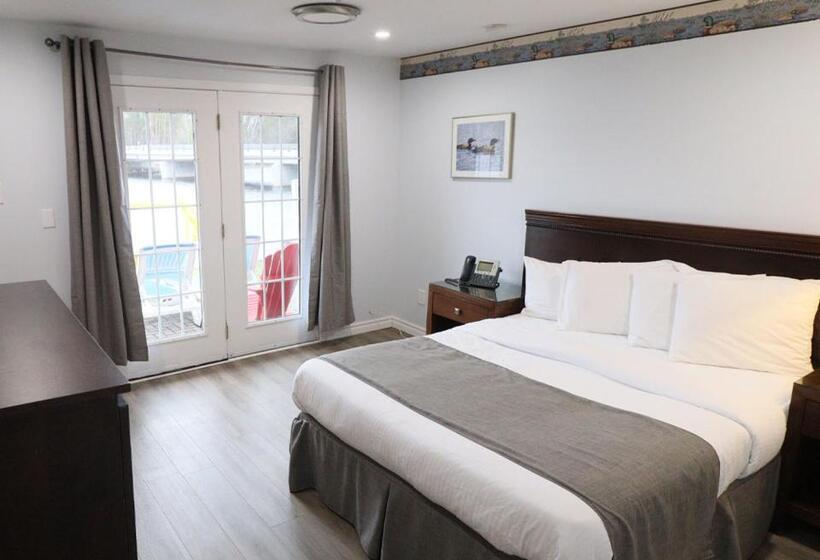 Номер Стандарт Вид на Озеро, Algonquin Lakeside Inn