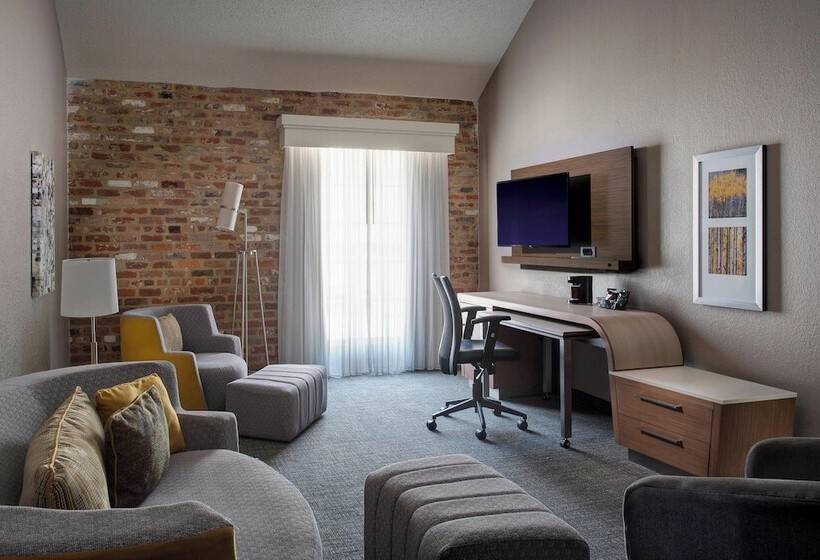 سوییت, Courtyard By Marriott New Orleans Warehouse Arts District