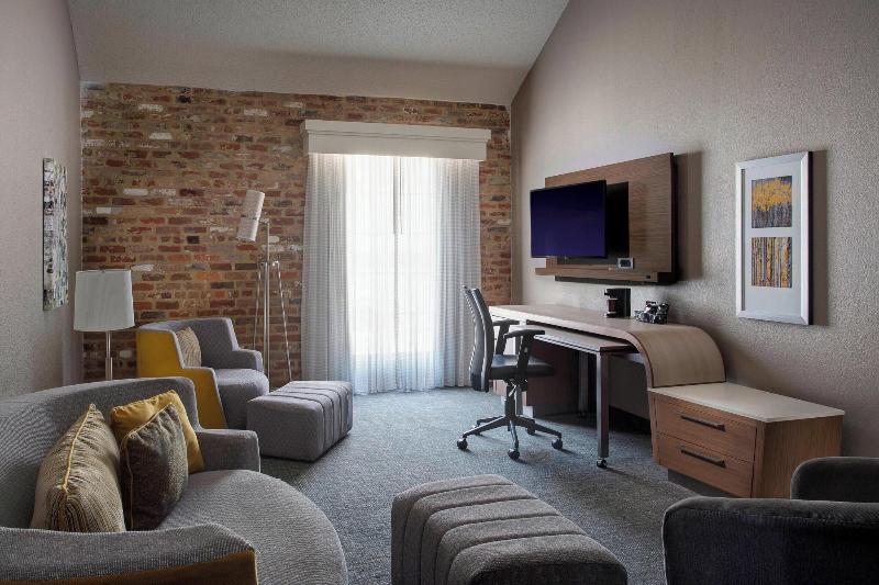 سوییت, Courtyard By Marriott New Orleans Warehouse Arts District