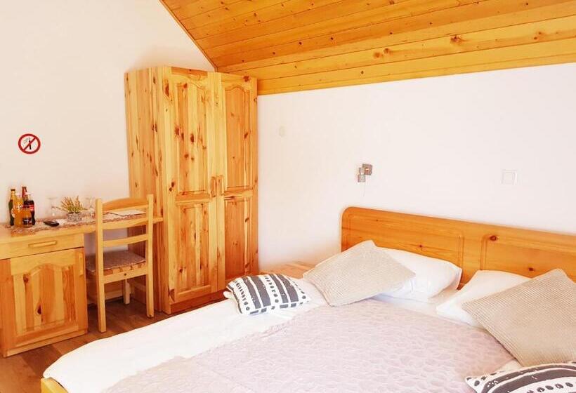 اتاق استاندارد با بالکن, Guesthouse Green Valley