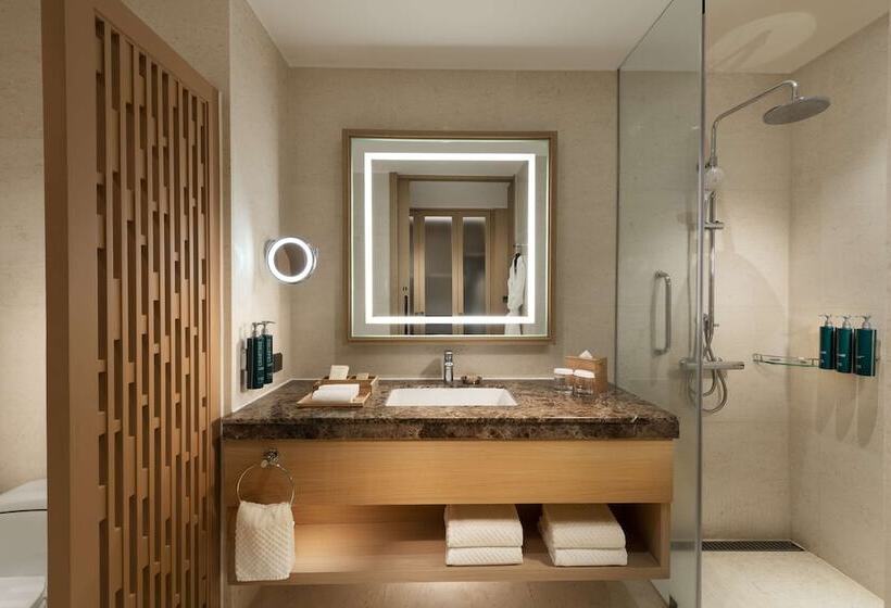 스탠다드 룸 더블 침대, Hilton Clark Sun Valley Resort