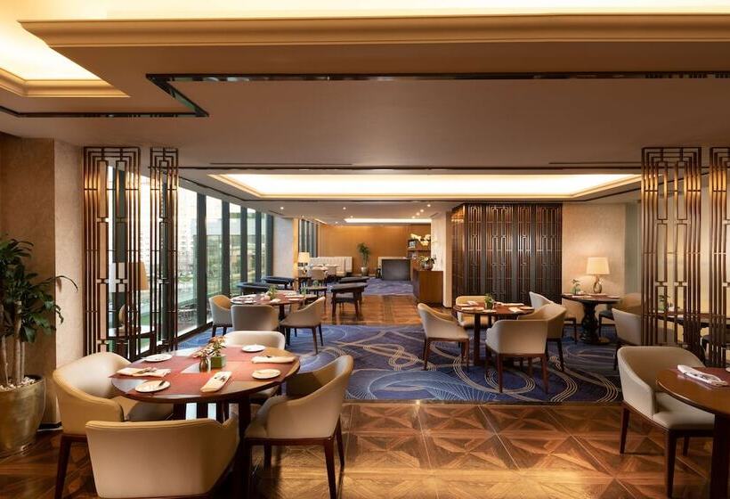 이그제큐티브 룸, Hilton Clark Sun Valley Resort