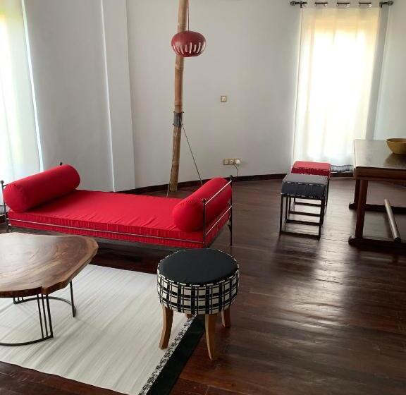 سوییت دوبلکس, Marcelo Beach Club